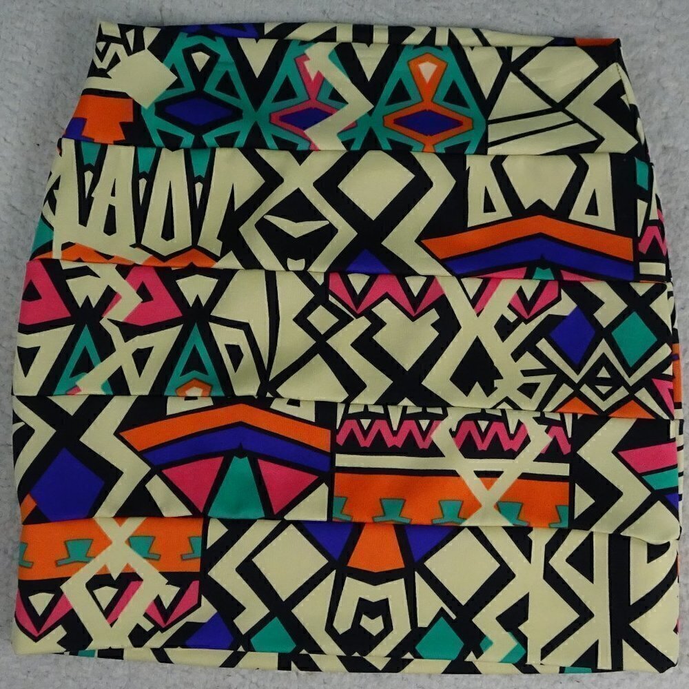 Windsor Geometric Skirt Waist 12.25" x Length 15"